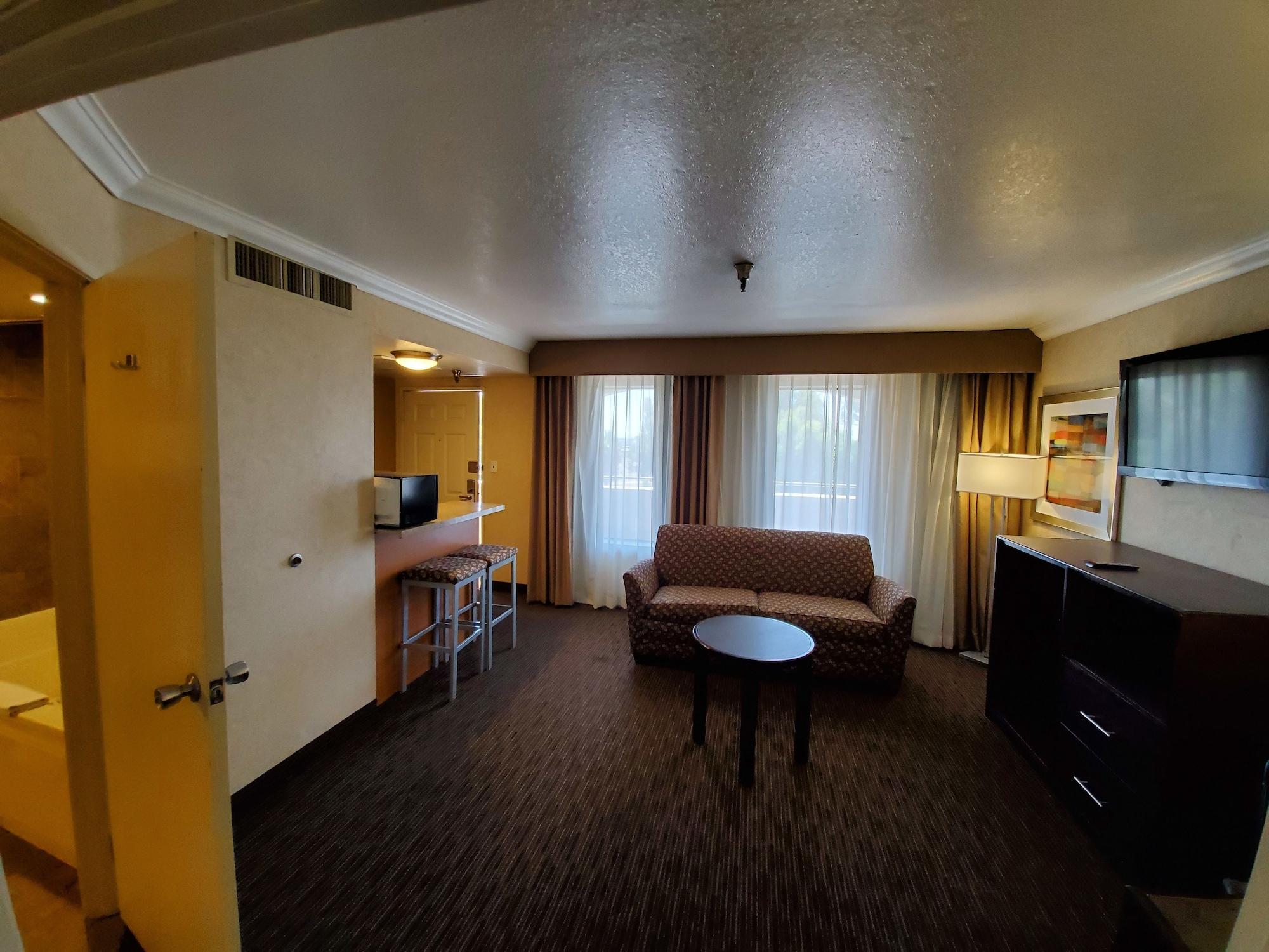 Hotel D'Lins Ontario Airport Экстерьер фото