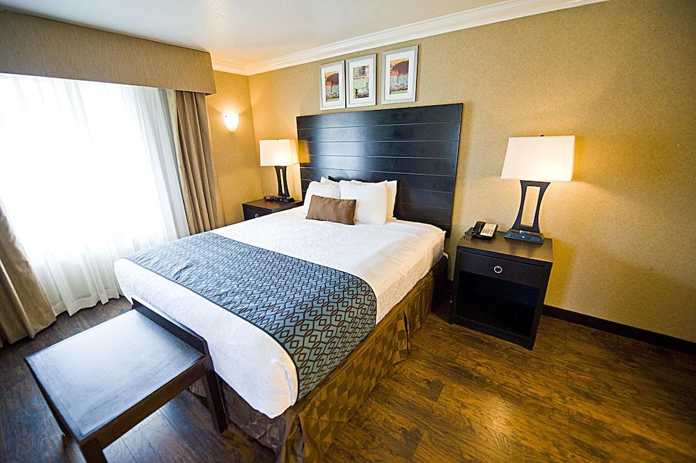Hotel D'Lins Ontario Airport Экстерьер фото
