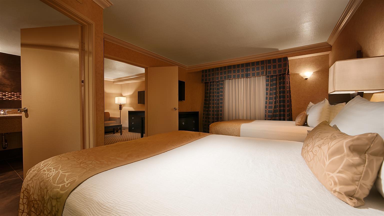 Hotel D'Lins Ontario Airport Экстерьер фото